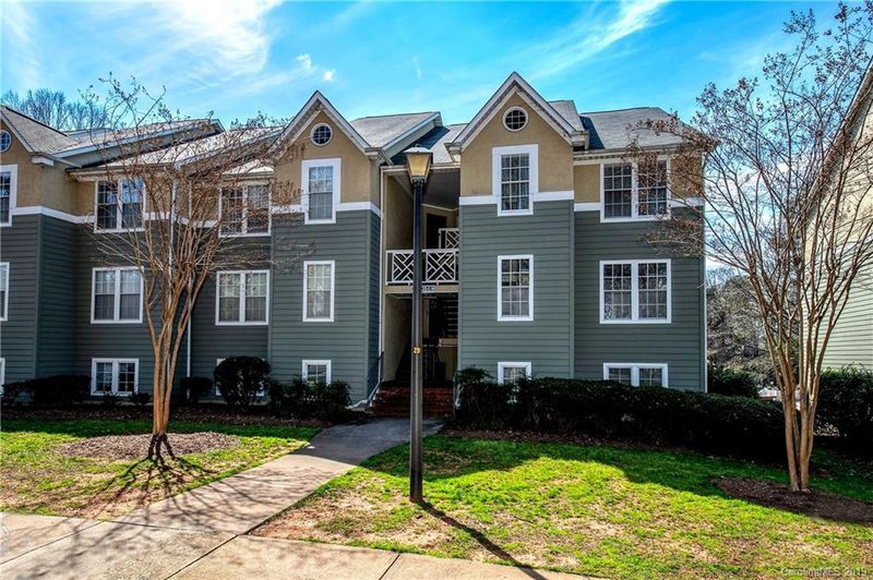 20105 Henderson Rd #M, Cornelius, NC 28031
