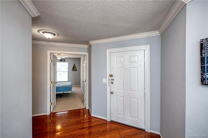 20105 Henderson Rd #M, Cornelius, NC 28031