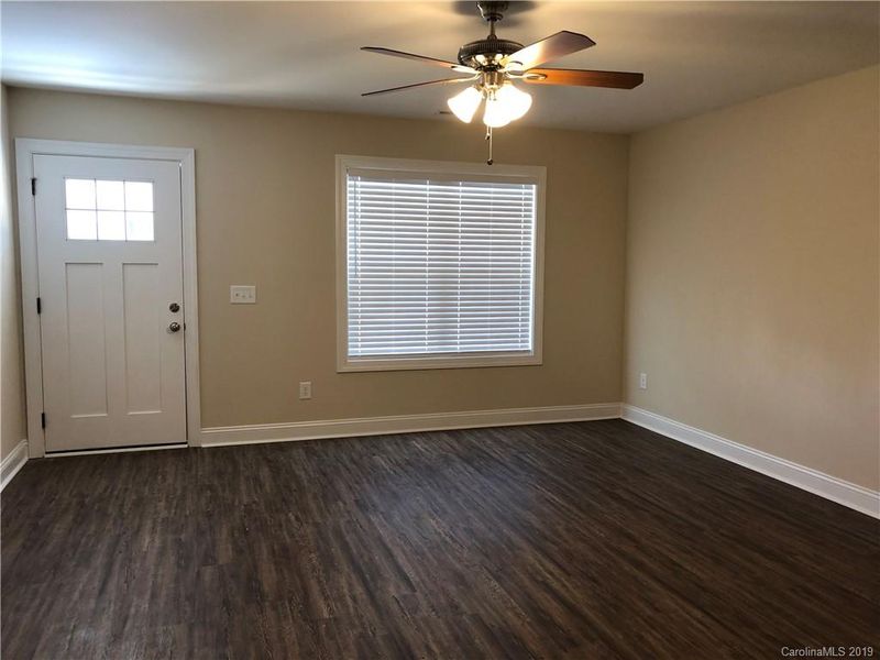 1554 Kingston Dr, Kannapolis, NC 28083