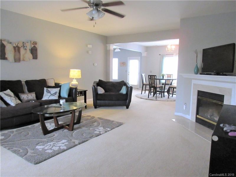 8639 Earthenware Dr, Charlotte, NC 28269