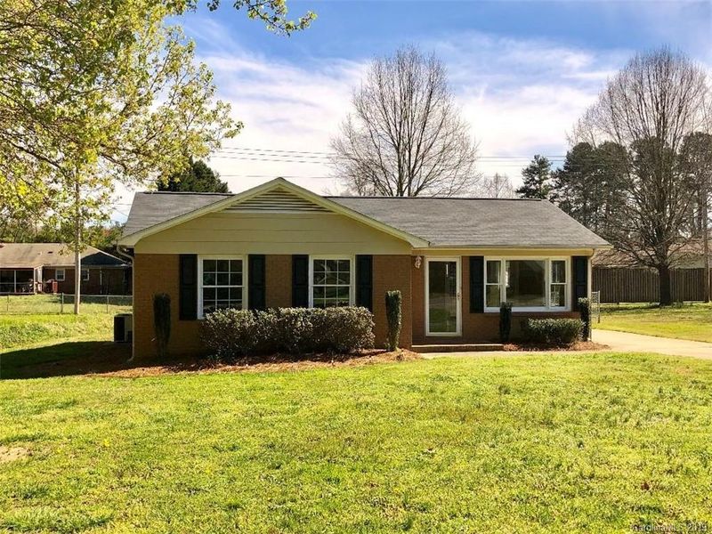 6212 Clearwater Dr, Indian Trail, NC 28079