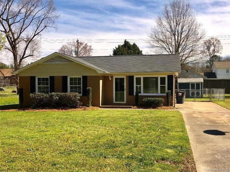6212 Clearwater Dr, Indian Trail, NC 28079