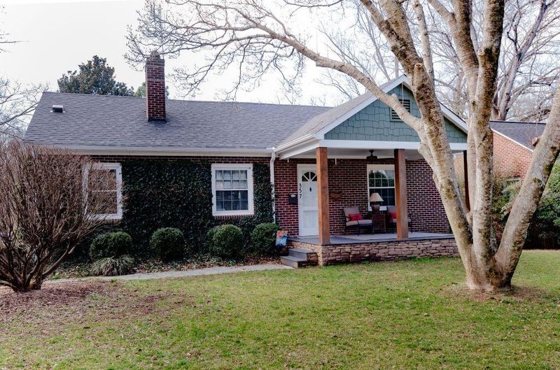 357 7th Ave, Hickory, NC 28601