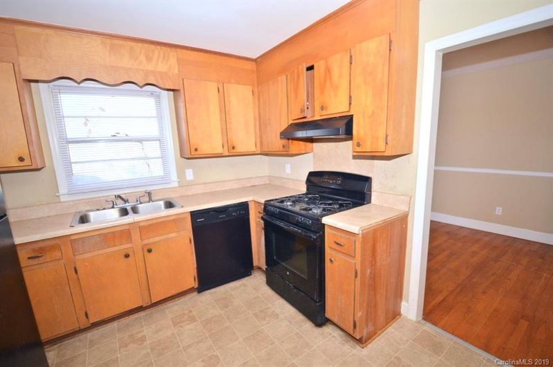 3016 Dalecrest Dr, Charlotte, NC 28269