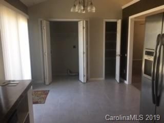 825 White Oak Ln, Matthews, NC 28104