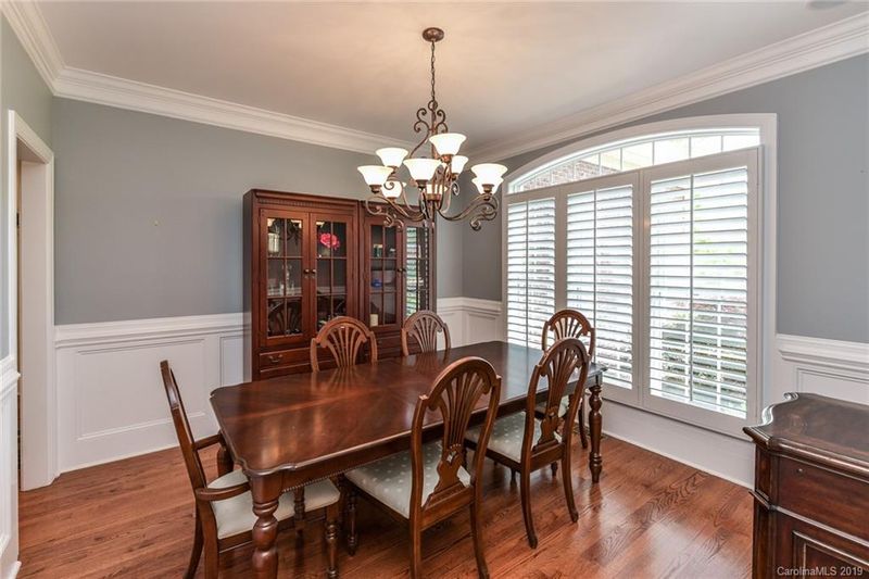 122 Spinnaker Bay Ln, Lake Wylie, SC 29710