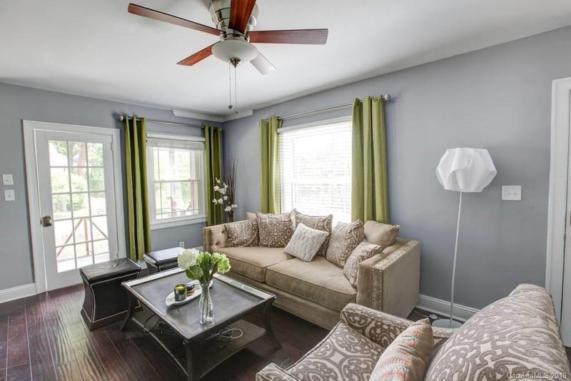 2138 Barringer Dr, Charlotte, NC 28208