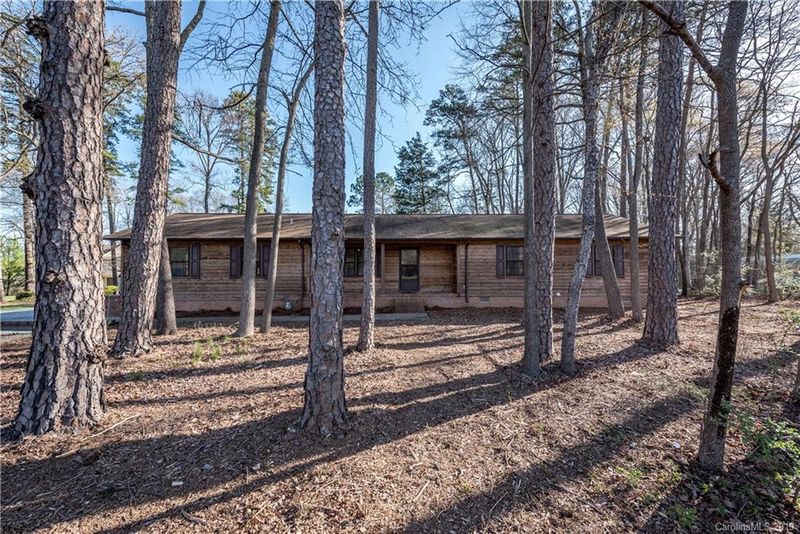 2909 Sunset Rd, Charlotte, NC 28216