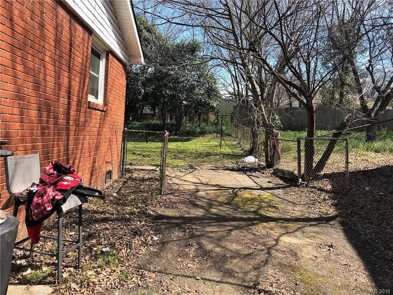 4408 Gatewood Dr, Charlotte, NC 28208