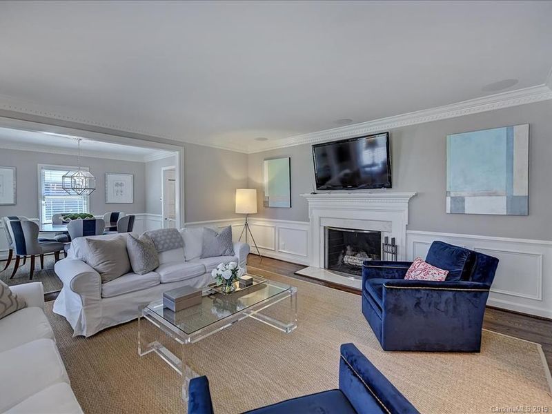3918 Barclay Downs Dr, Charlotte, NC 28209