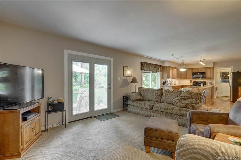 154 Caroline Ct, Denver, NC 28037