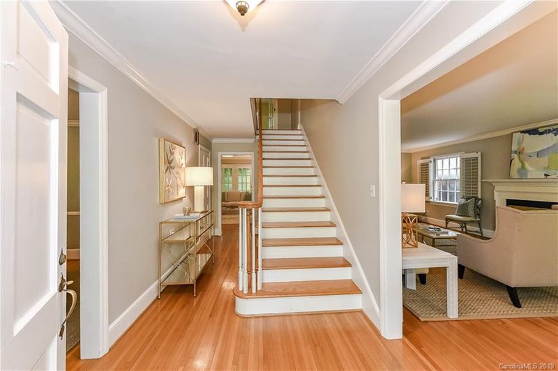 1423 Queens Rd W, Charlotte, NC 28207