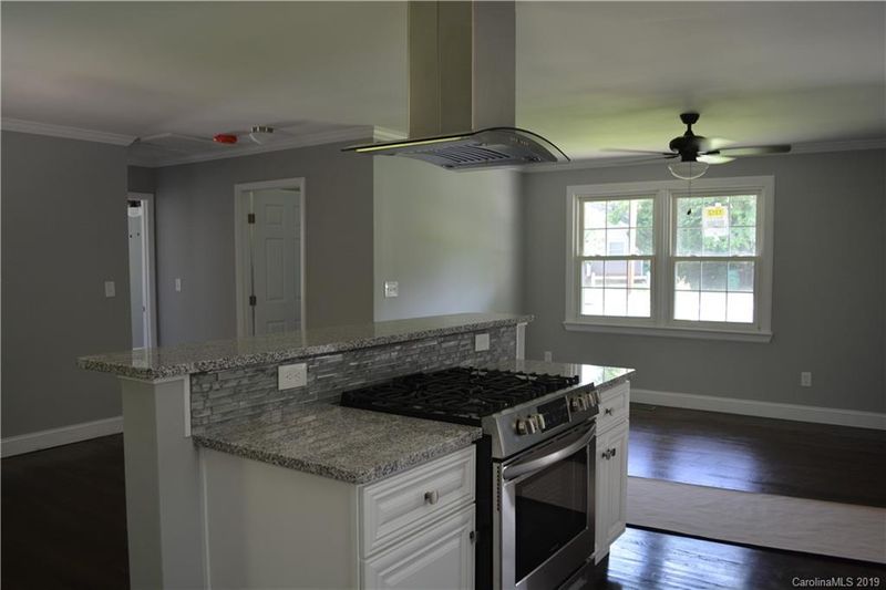1312 Meadow Ln, Charlotte, NC 28205