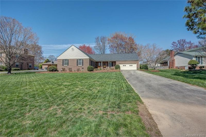 2436 Rosemond Cir, Gastonia, NC 28056