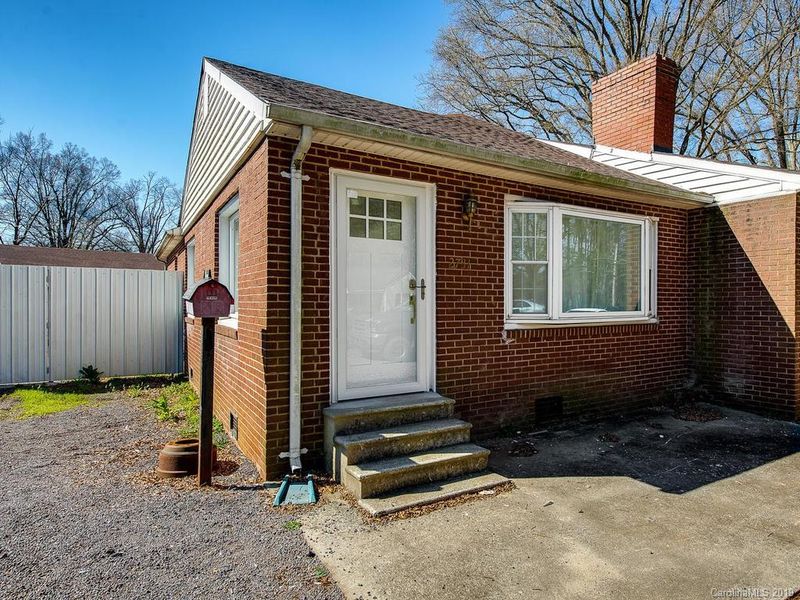 2731 Gibbon Rd, Charlotte, NC 28269