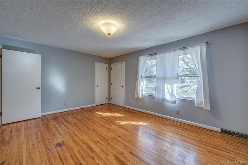 111 Forest Dr, Belmont, NC 28012