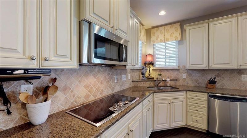 1709 Laurel Hill Dr, Waxhaw, NC 28173