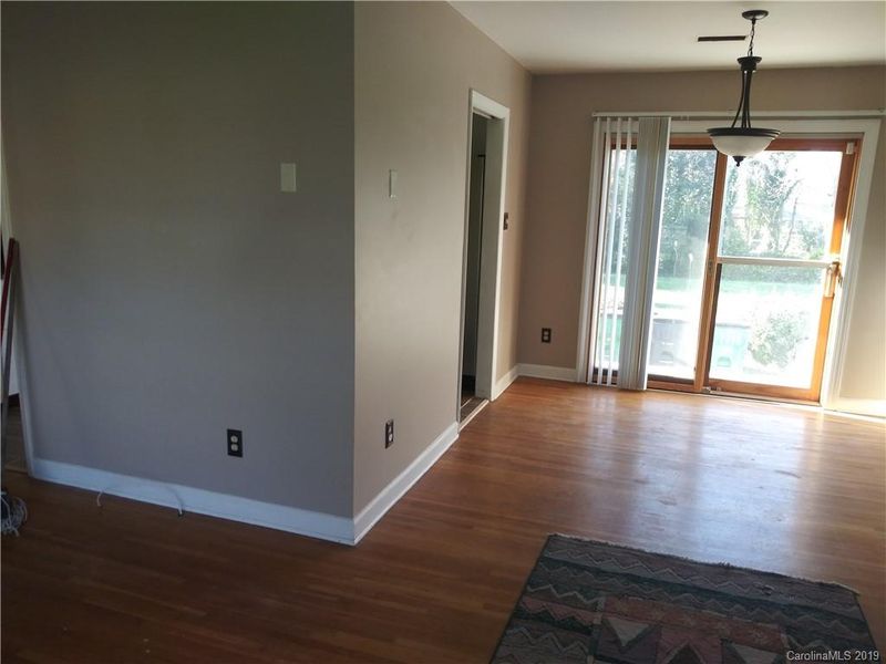 6407 Bridgeport Dr, Charlotte, NC 28215