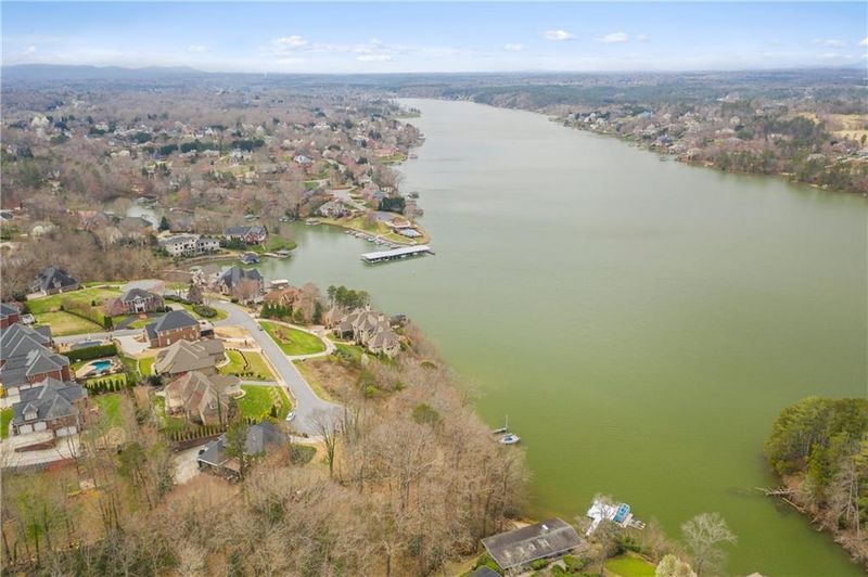 4427 3rd Street Ct NW, Hickory, NC 28601
