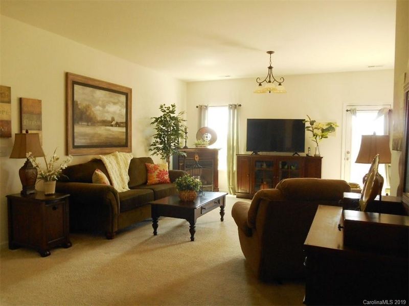 110 Lauren Ln, Lincolnton, NC 28092