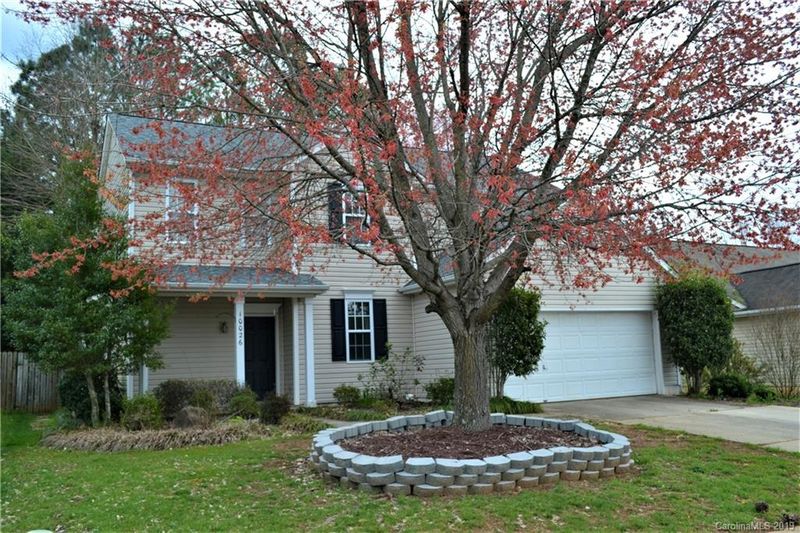 10026 Highlands Crossing Dr, Charlotte, NC 28277