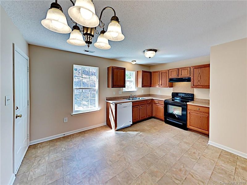 2516 Pine Bark Ct, Gastonia, NC 28052