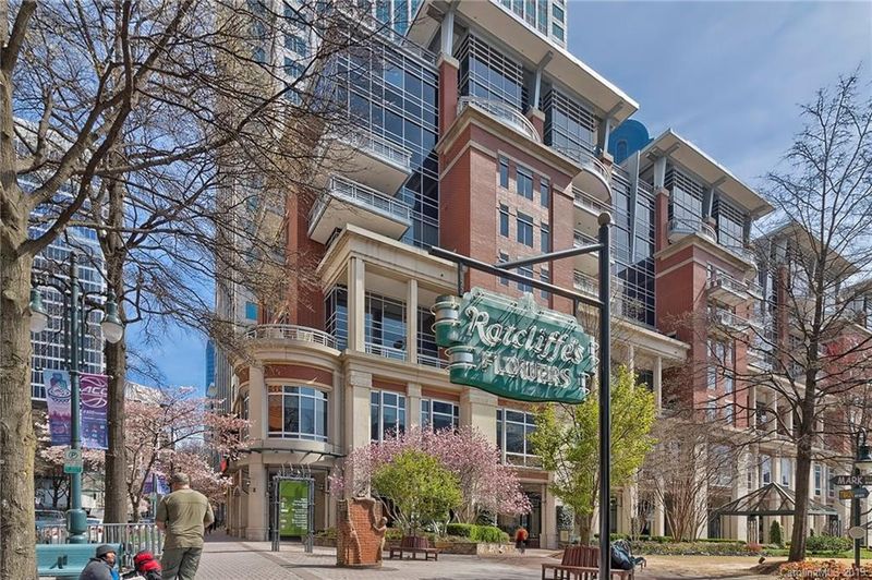 435 S Tryon St #806, Charlotte, NC 28202