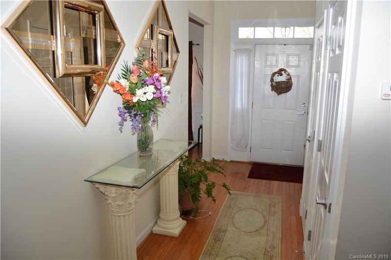 828 Larimer Ln, Charlotte, NC 28262