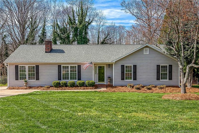 514 Brook Forest Dr, Belmont, NC 28012