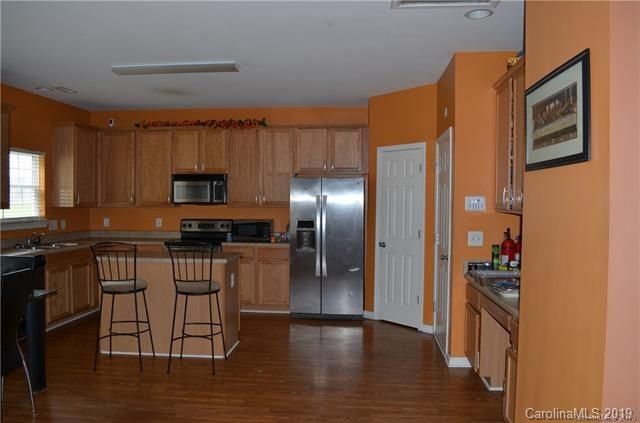 1526 Peachcroft Rd, Charlotte, NC 28216