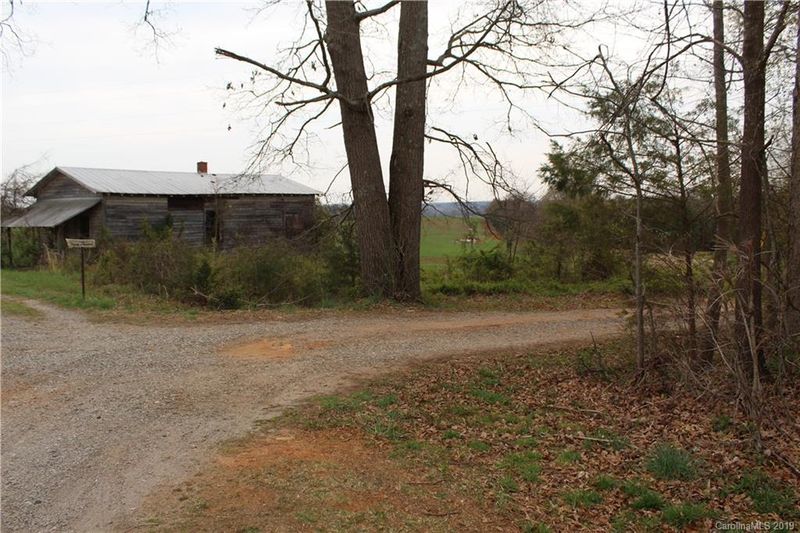 482 Chief Thomas Rd, Harmony, NC 28634