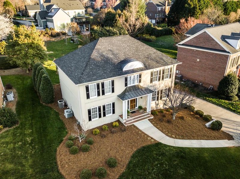 4145 3rd St NW, Hickory, NC 28601