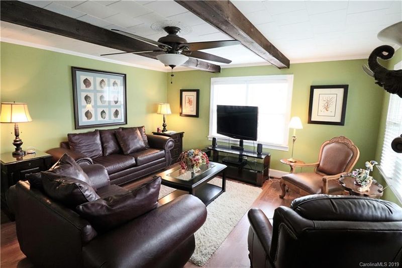 309 N Hoffman St, Dallas, NC 28034