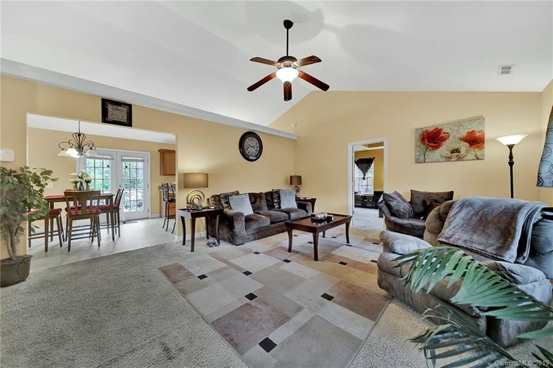 2424 Lowrys Hw, Chester, SC 29706