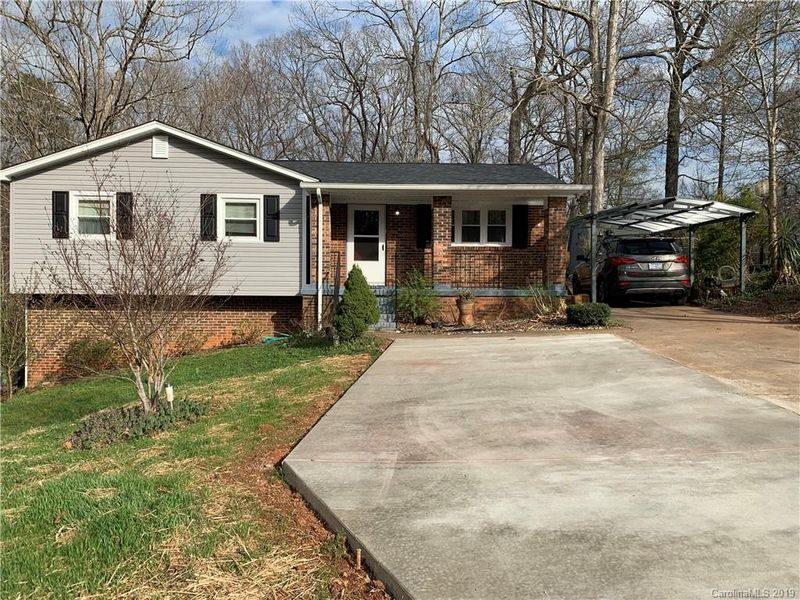 1310 Northwoods Dr, Kings Mountain, NC 28086