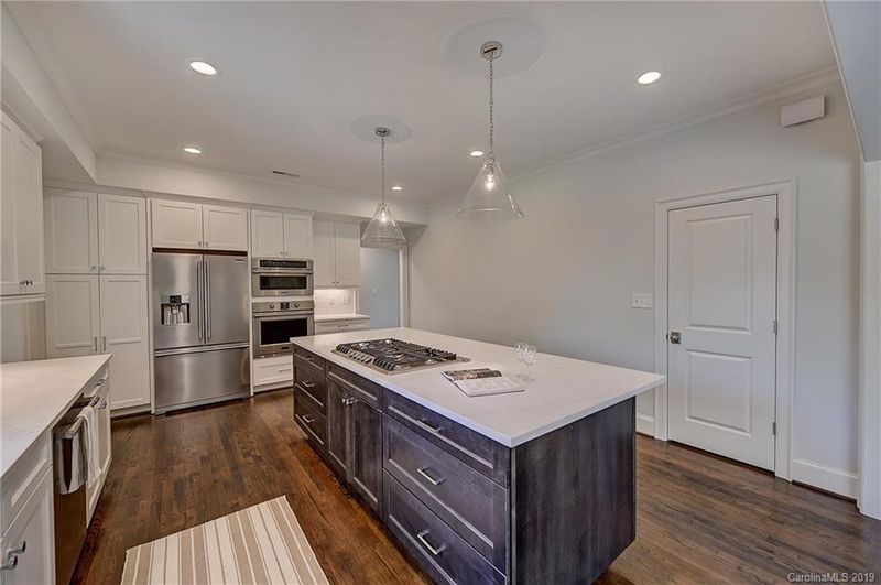 101 S Canterbury Rd, Charlotte, NC 28211