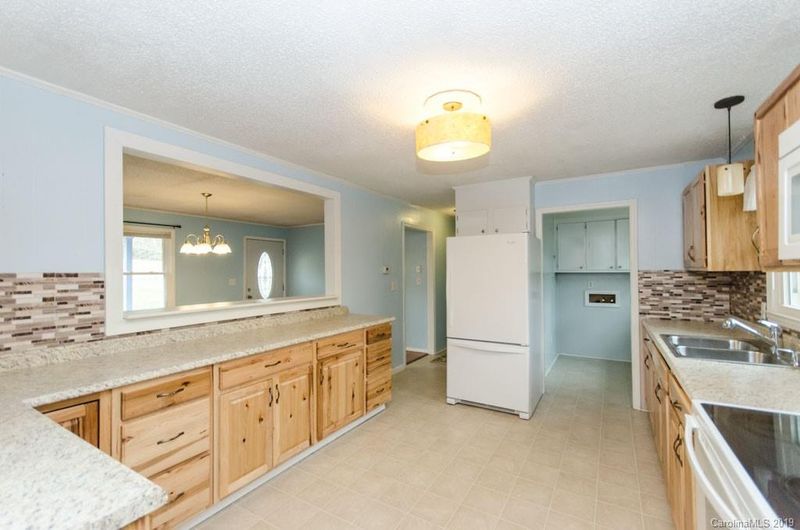 2049 Smith Farm Rd, Lincolnton, NC 28092