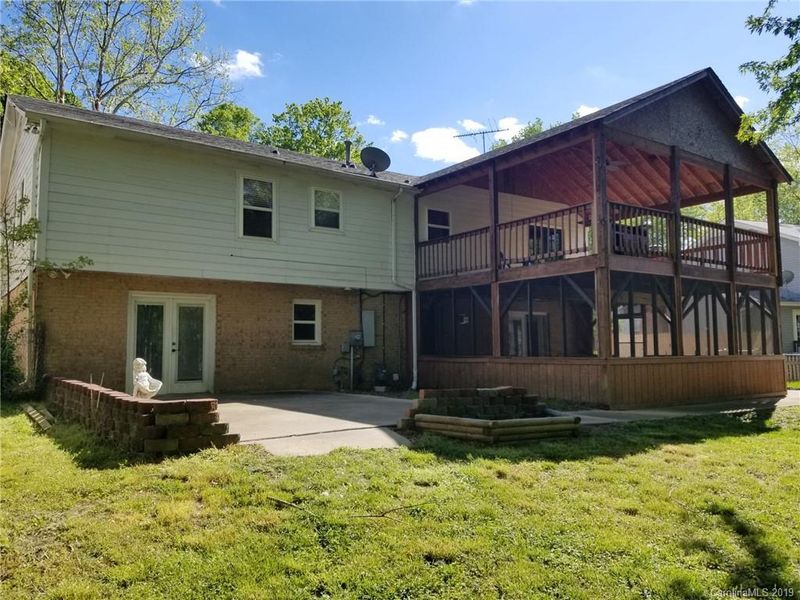 7508 Castlebar Rd, Charlotte, NC 28270