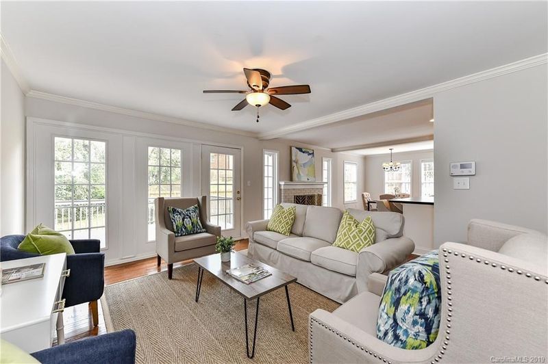 6521 Rosecrest Dr, Charlotte, NC 28210