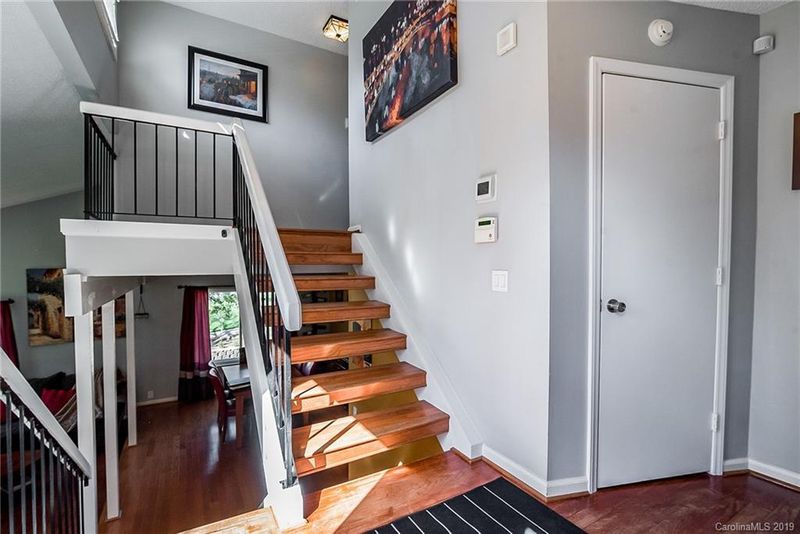 8703 Lorraine Dr, Charlotte, NC 28270