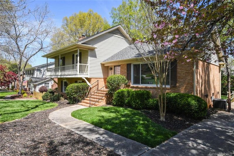 7525 Whistlestop Rd, Charlotte, NC 28210