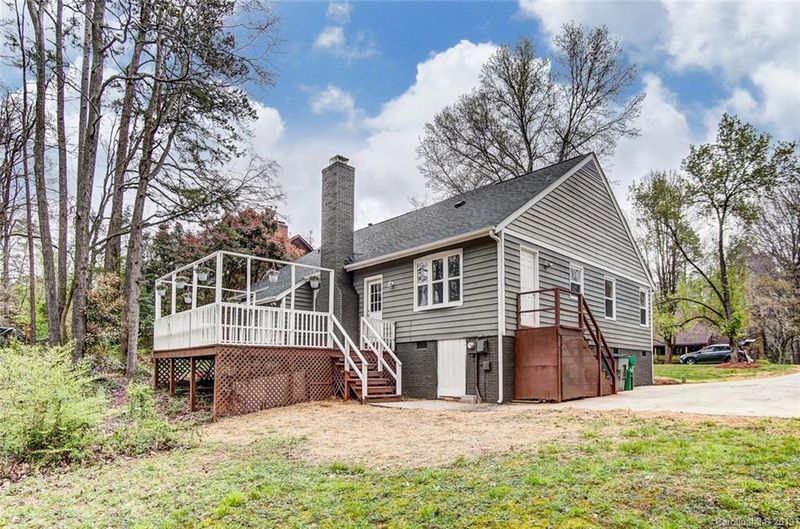 6301 Deep Forest Ln, Charlotte, NC 28214