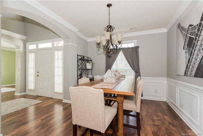 2526 Ashby Woods Dr, Matthews, NC 28105