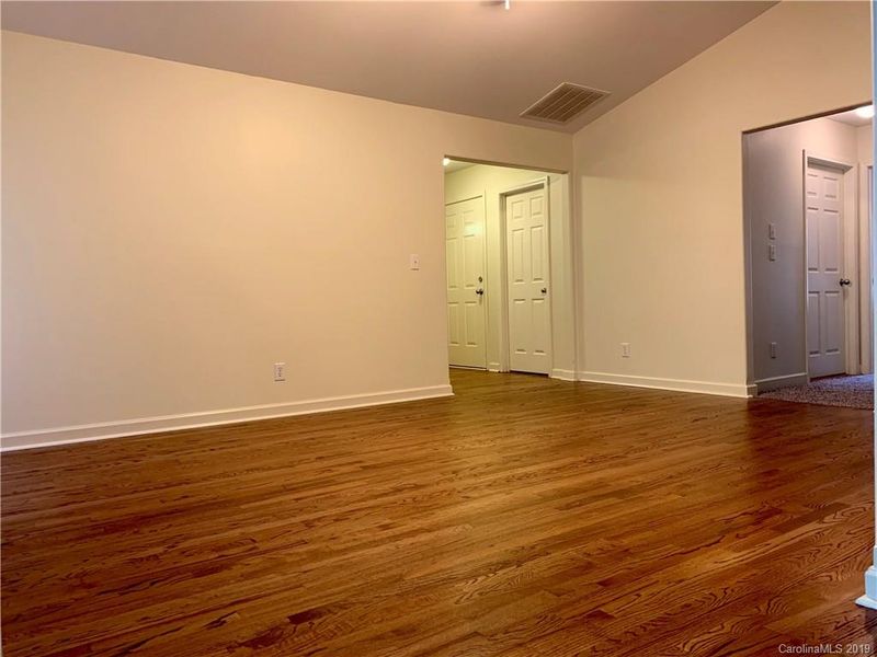 3924 Sky Dr, Charlotte, NC 28226