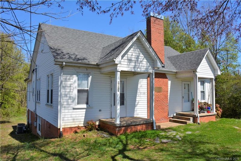 2720 Main Ave NW, Hickory, NC 28601