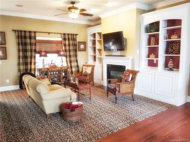 19806 Wooden Tee Dr, Davidson, NC 28036