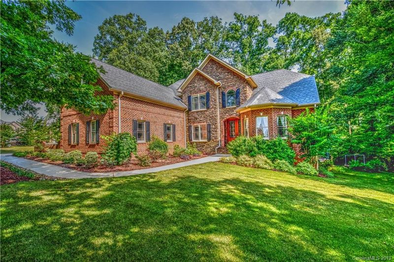 113 Walnut Hill Dr, Mooresville, NC 28115