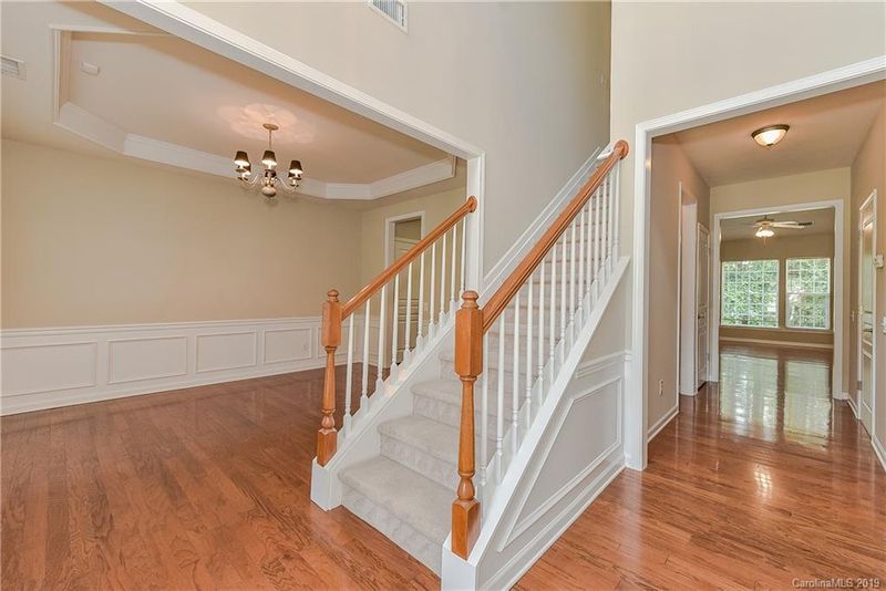 6905 Saranac Ln, Matthews, NC 28105