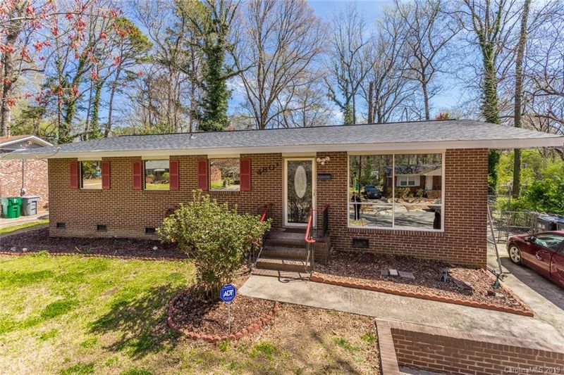 4801 Fireside Dr, Charlotte, NC 28213