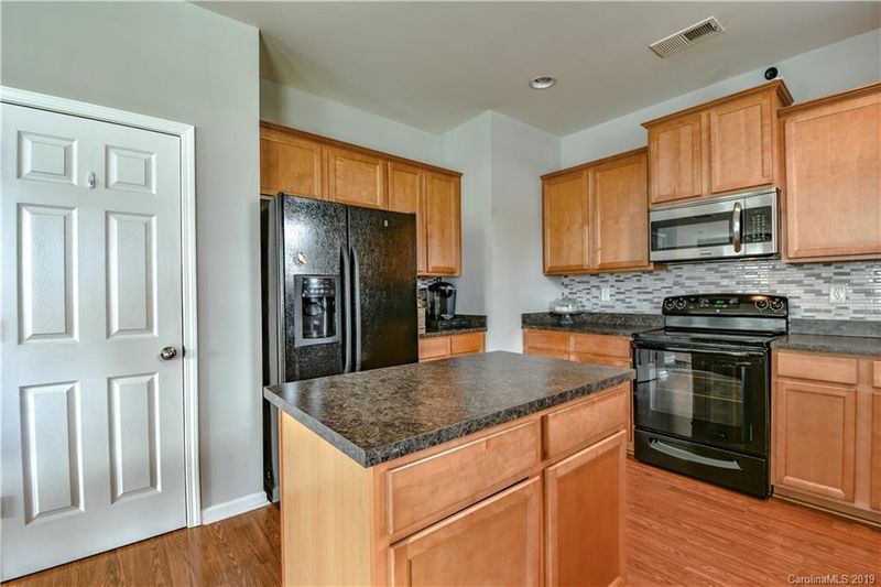 3346 Streamside Dr, Davidson, NC 28036